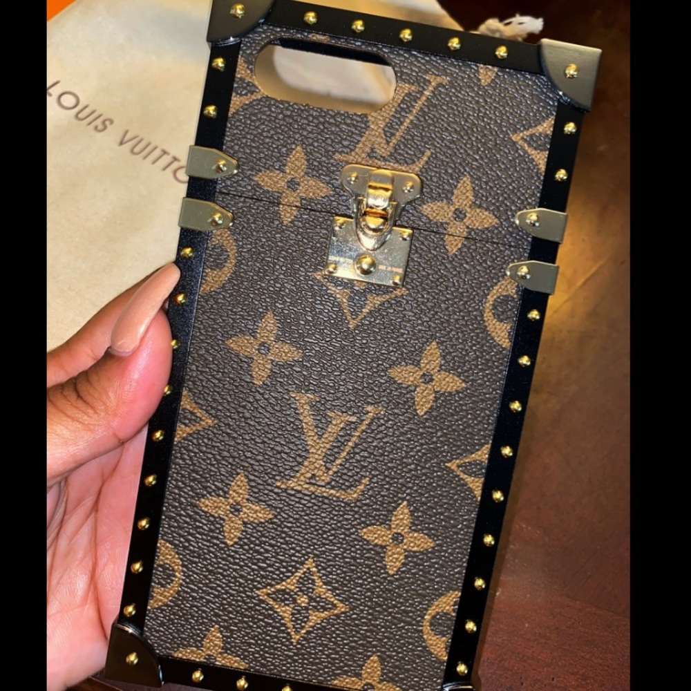 Louis Vuitton (LV) Eye Trunk case/ iPhone 8 Plus